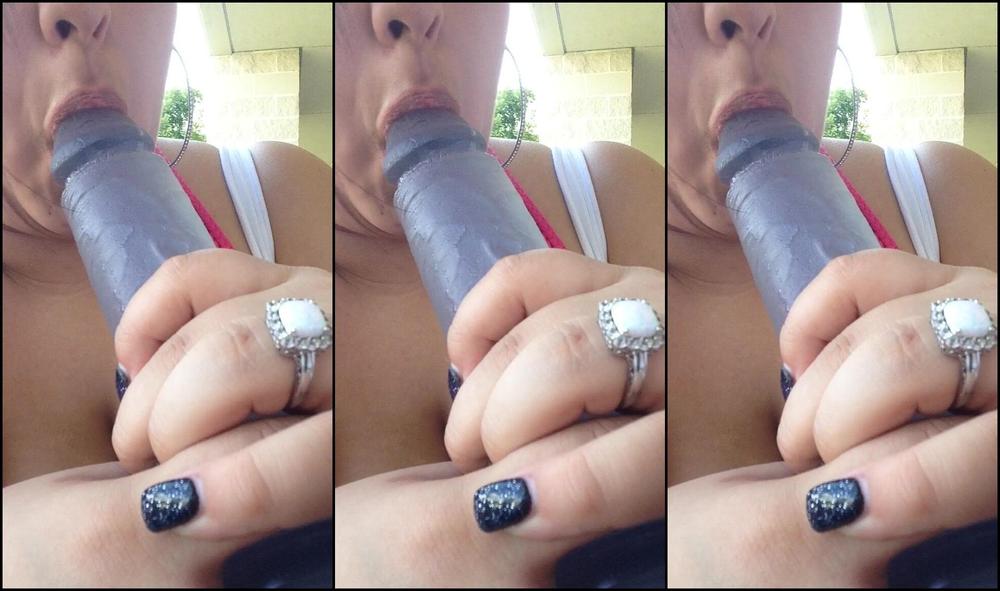 Missbustylatina Campus Dildo Sucking