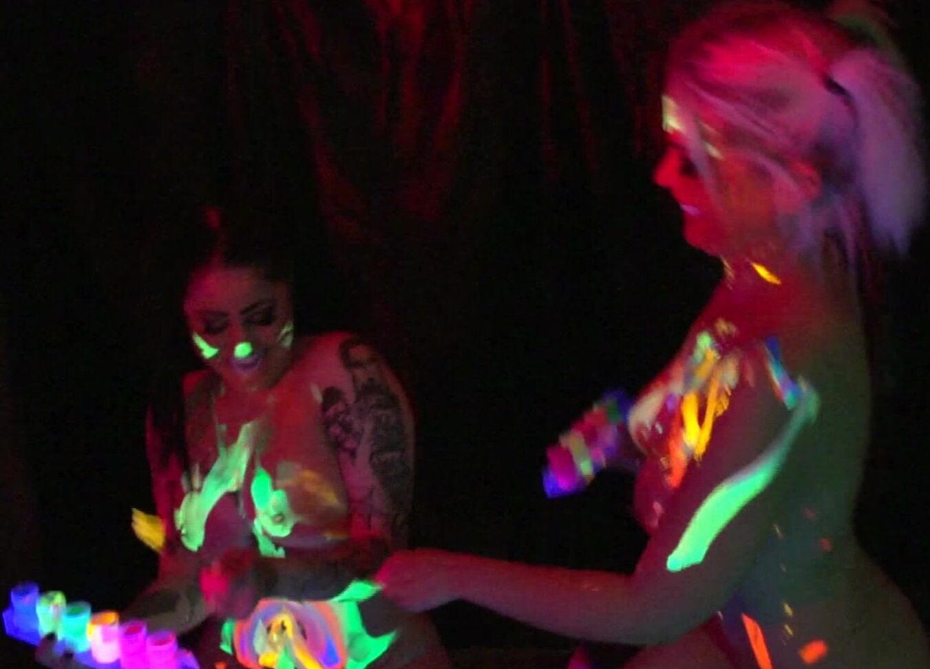 Assisted masturbation,Bad Dragon,Body Painting,Kissing,Lesbians msnadiawhite black light dildos ManyVids