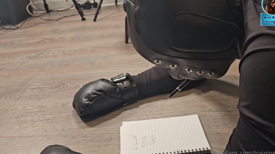 Miss Raven Aka Trainingzero Onlyfans Everyone Wants To Be Zero Until He Has To Write Lines Especially With His Ass Haha It Is Amusin