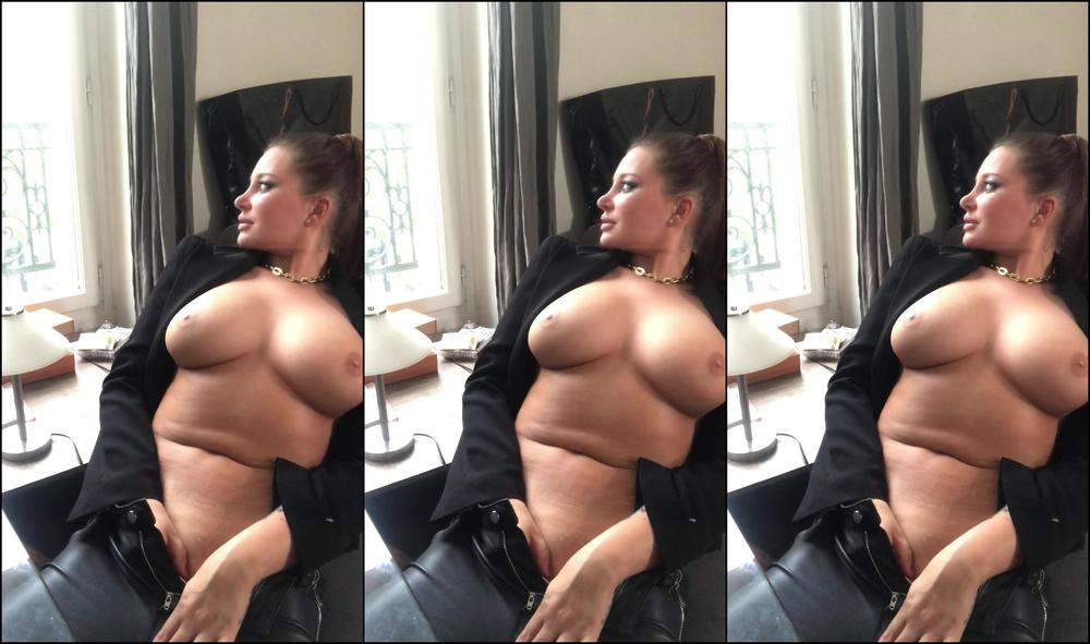 annapolinaxxxx-06-05-2019-31023216-pour-bien-commencer-cette-semaine-je-joue-avec-ma-petite-chatte.-playing-with-my-pussy-f