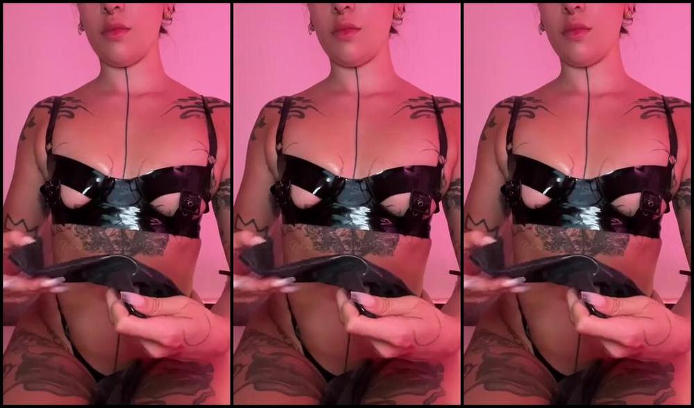 Habadomina Onlyfans A Good Toy Got Me This Latex Bra I Love It Enjoy This Latex Glove Polishing Asmr I Look So Thick