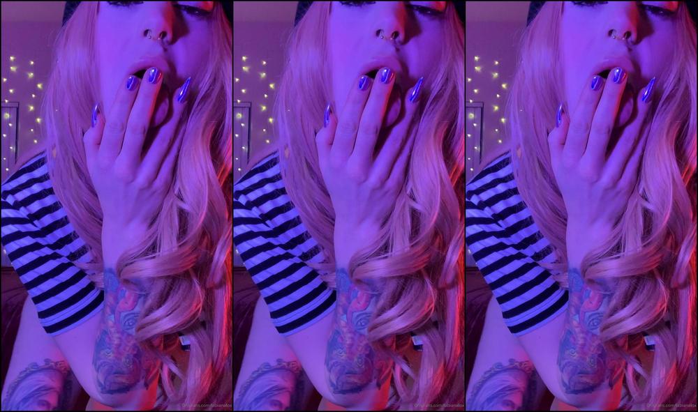 Fabianafox Fun Striptease To Siouxsie And The Banshees Dre