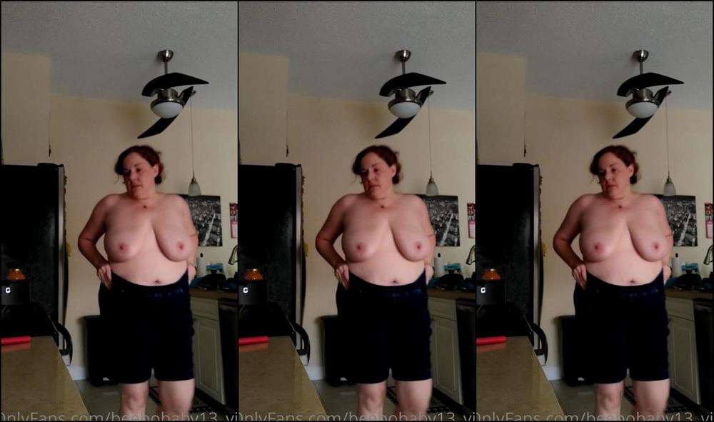 Beebobaby Vip Newest Topless Mommy Cooking Video Sorry About The Super Loud Spinach Bag