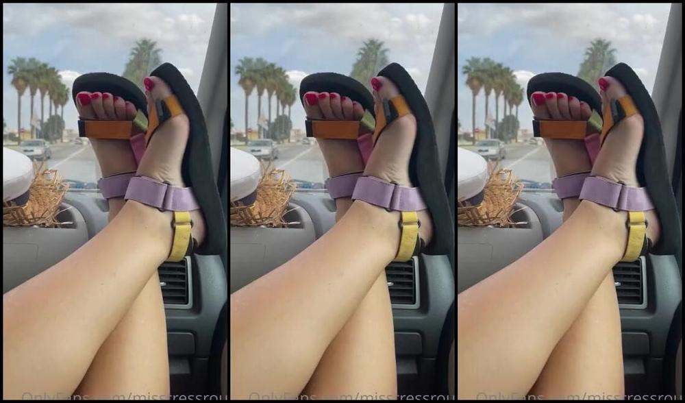 Gingeralesfeet Aka Misstressroux Onlyfans Feeling Like A Happy Little Girl With These Sandals Wearing Them Really Changes My Mood
