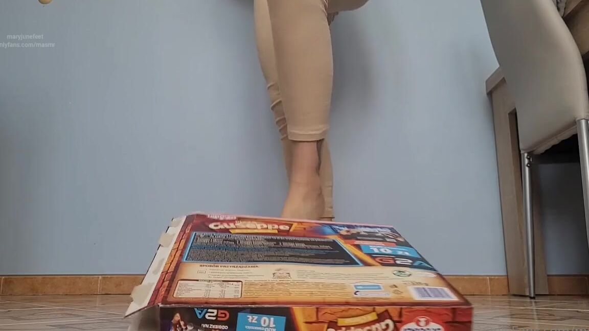 Masmr Onlyfans 6March Boxes Crush Slow Then Faster Bare Feet Enjoy The Views Even If You Dont Like The Crush