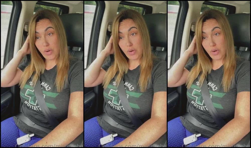 mjsfetishes-20-08-2021-2198650532-blonde-is-back-unplugged