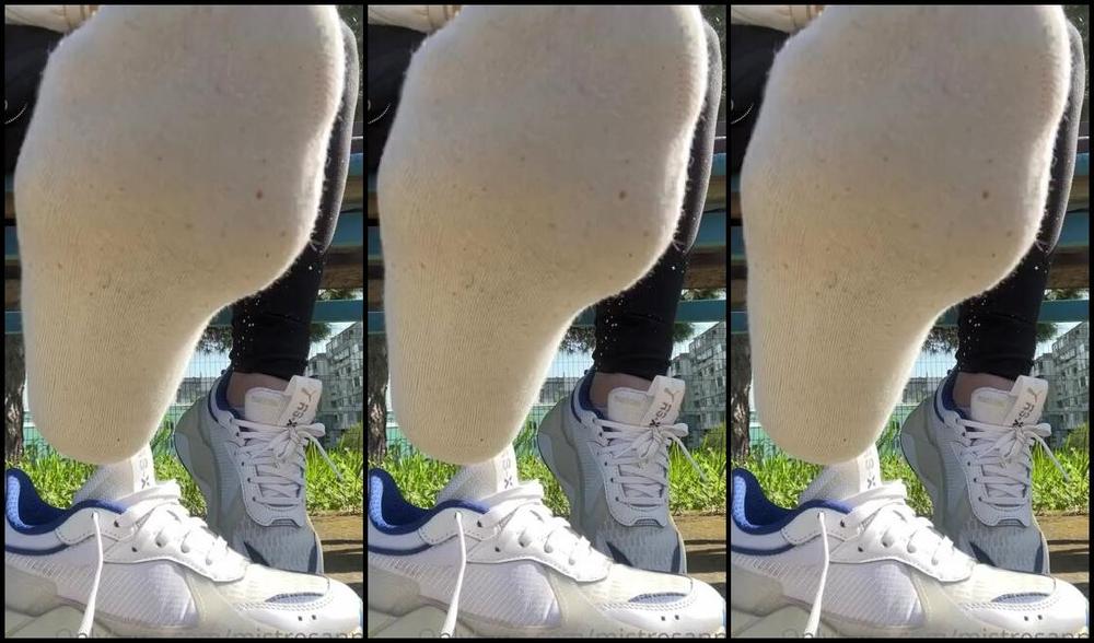 Mistresanna Onlyfans Today In The Park Are You Going To Kiss My Feet There B0