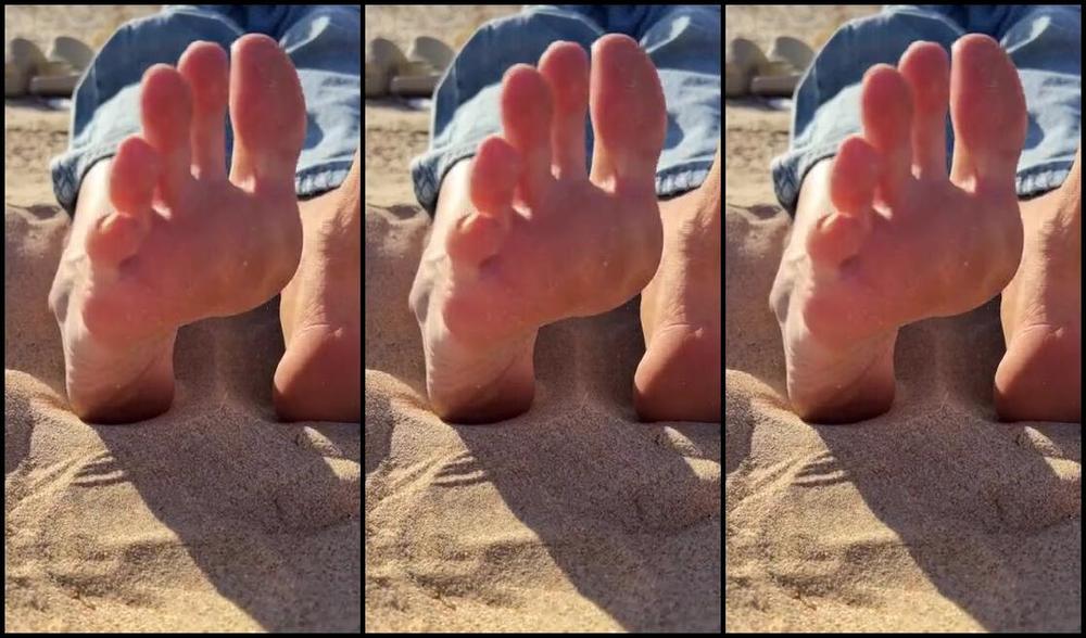 Evifeet Onlyfans Fun Feet Play In The Sand