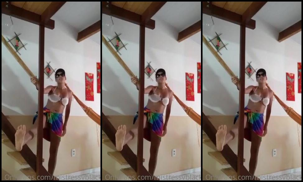 Mistress V Black Nicknamed Mistressvblack Onlyfans You In Chastity And Me Having So Much Fun And Getting Tanned For The Bull Hahaha Are You Ready For