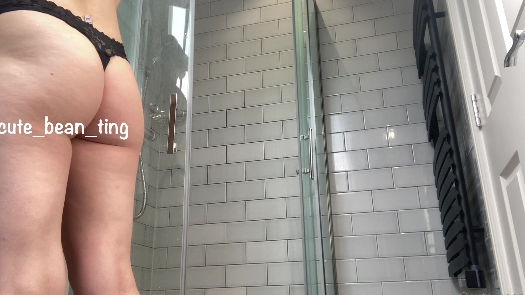 bean-exclusive-04-11-2021-2186990574-spying-on-me