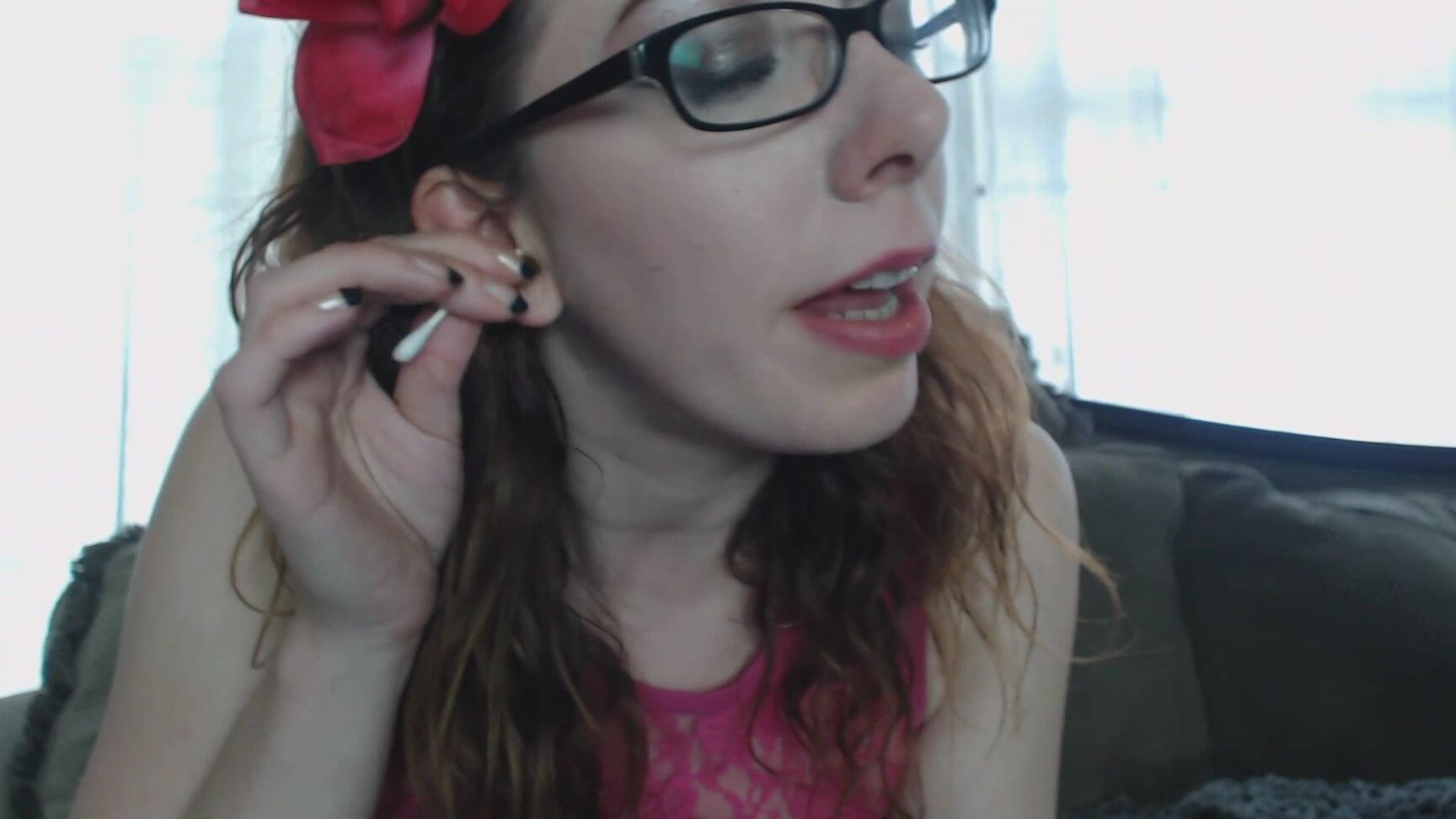 Canadiansammy Ear Cleaning With Q Tip