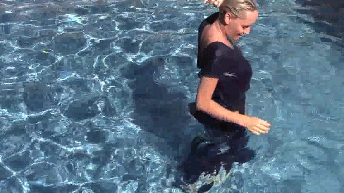 BuddahsPlayground - Wet T-Shirt And Jeans In Pool ManyVids