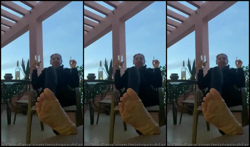 Mistress V Black Nicknamed Mistressvblack Onlyfans Is Maroccois The New Champion O Don T Know But You Re A Doormat Lick Here