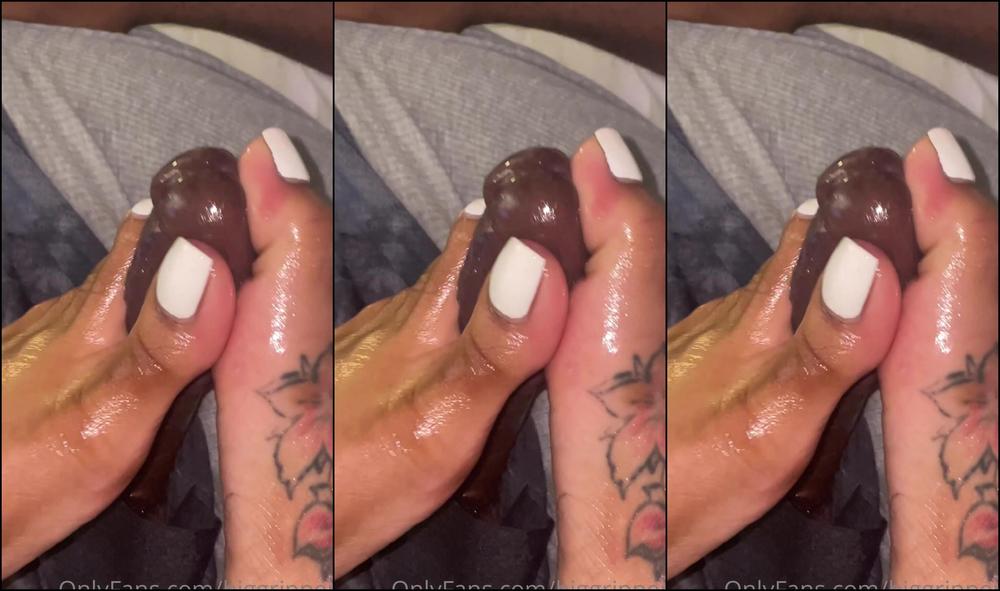 Biggrippers Worship Them Then Succumb To Them Swipe To Enjoy Min Fj Vid Enjoyyourfetish