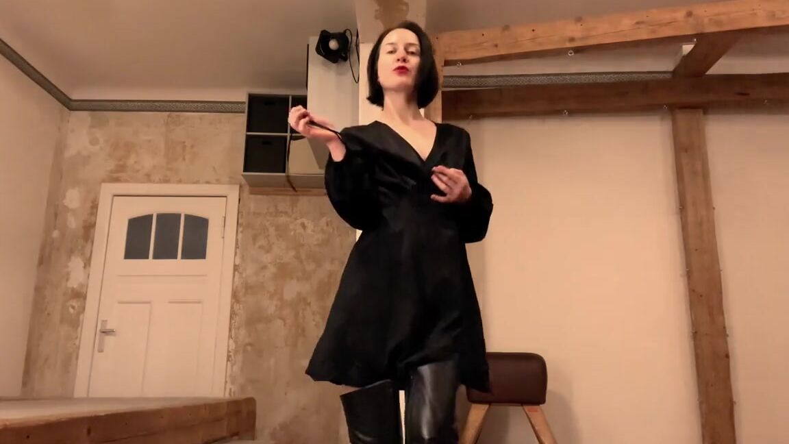 Miss Flora Nicknamed Missfloraberlin Onlyfans Santa Baby A Little Xmas Dance Treat For You Lt3 Merry Xmas