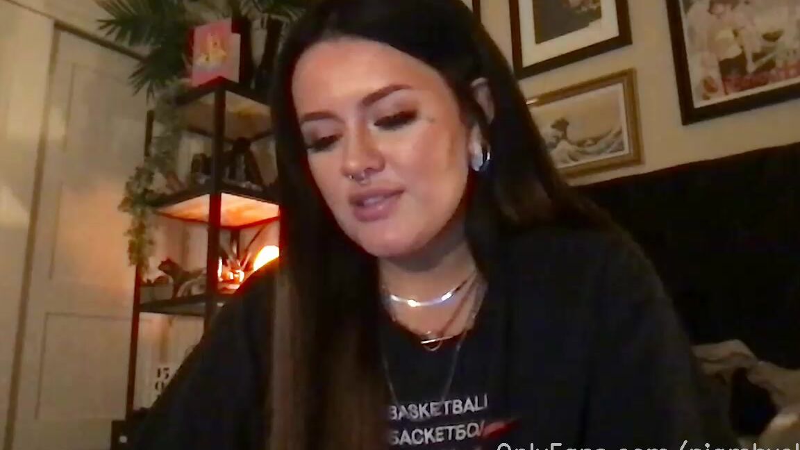 Niamhvelvet Stream Started At Pm My First Live General Chatting Possibly Playing So