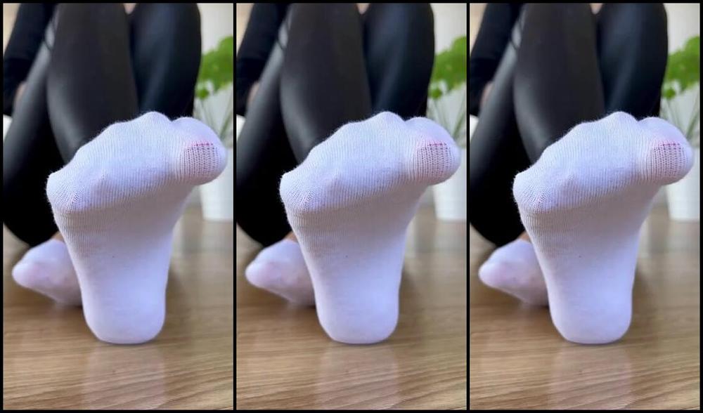 Cute Lily F33T Nicknamed Cute Lily F33T 03 01 2023 Onlyfans Video White Socks Not My Fav Ones