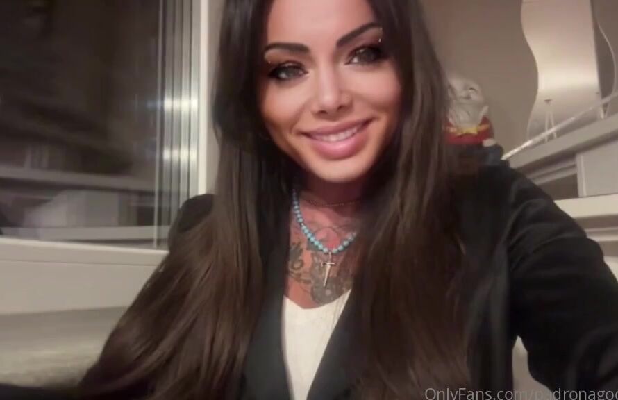 Mistress Desideria Godiva Nicknamed Padronagodiva 03 30 2024 Onlyfans Video Video Speciale X Una Cornuta Reale Con Tanto Di Corona Di Corna