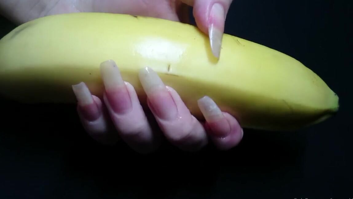 Lalalaura Nicknamed Lauras Kingdom 04 25 2020 Onlyfans Video Caitlins Banana Claw