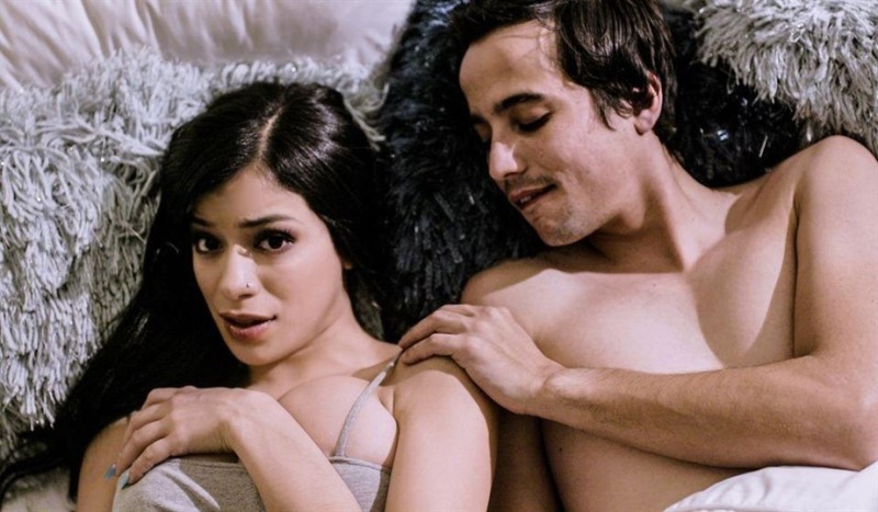 Teen, Brunette Savannah Sixx