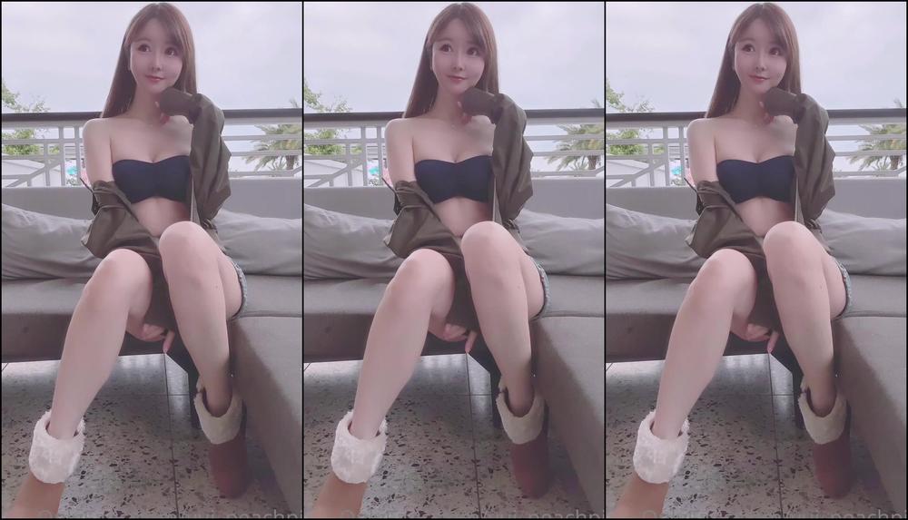 Risky Teasing Exposure Short Movie By Yui Peachpie From Onlyfans
