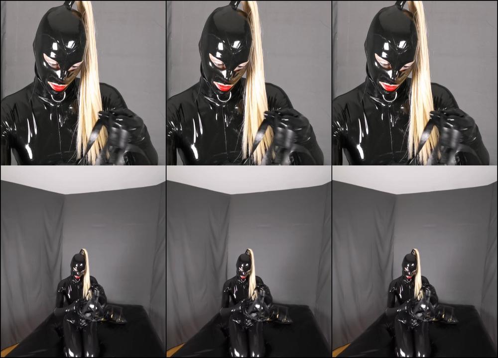 Vickydevika Fingering With Full Face Mask Part Of In Dual Lens View