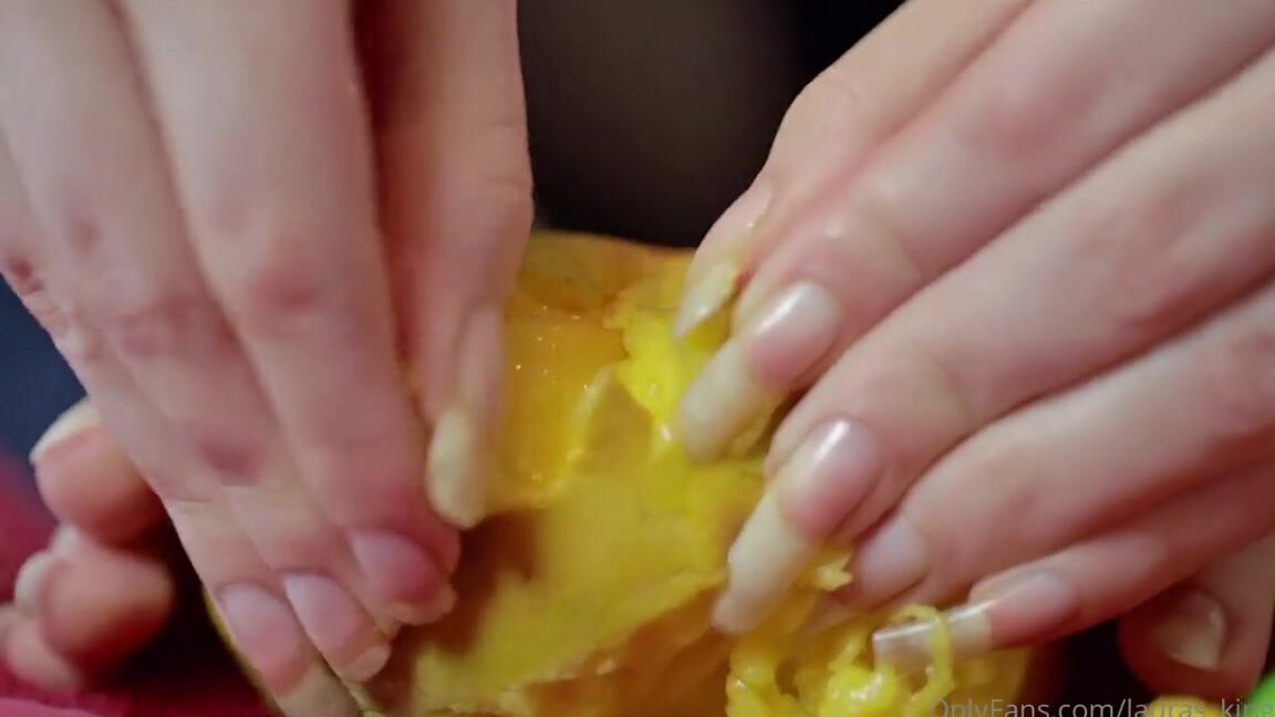 Lalalaura Nicknamed Lauras Kingdom 05 11 2020 Onlyfans Video Victorias Long Nails Amp Toenails