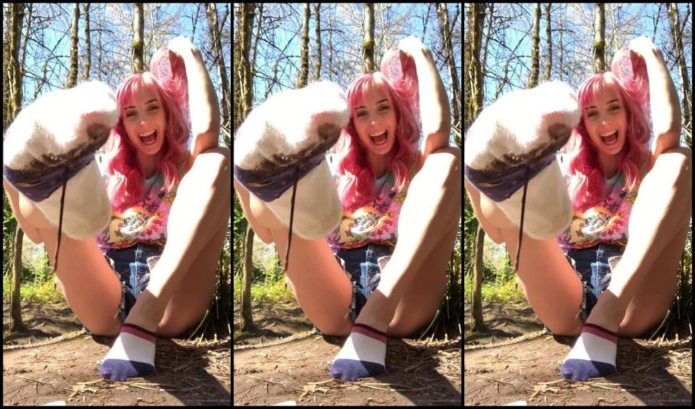 Ashleylottsxo Onlyfans Someone Walked By While I Was Filming And Made Me Nervous Because They Wouldn T Stop Watchingp