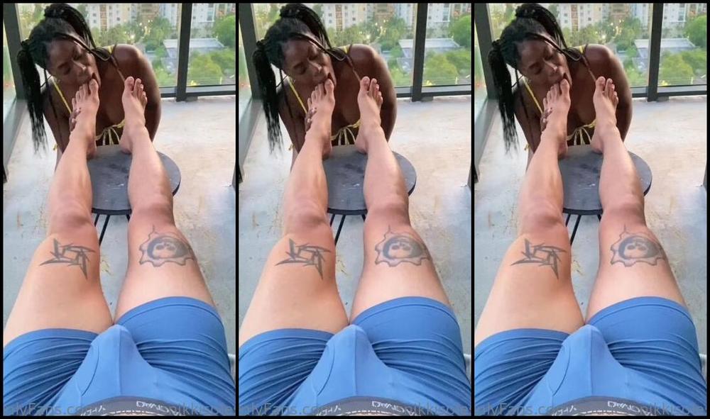 Goddessnikkisoles This Is The Hottest Thing Ever To Me I Will Suck Your Toes Until You Cum Come Here Dadd