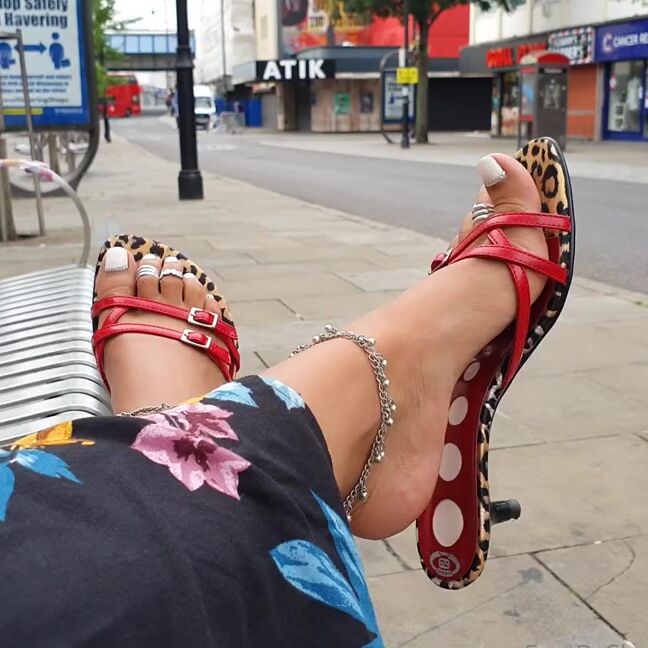 Feetbysherri Onlyfans Feet Tease In Romford Town Centre