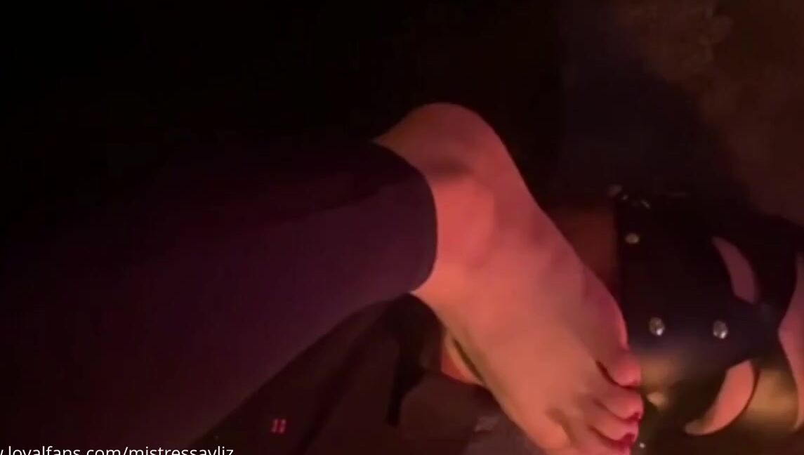 Mistress Ayliz Blowjob On My Feet Loyalfans