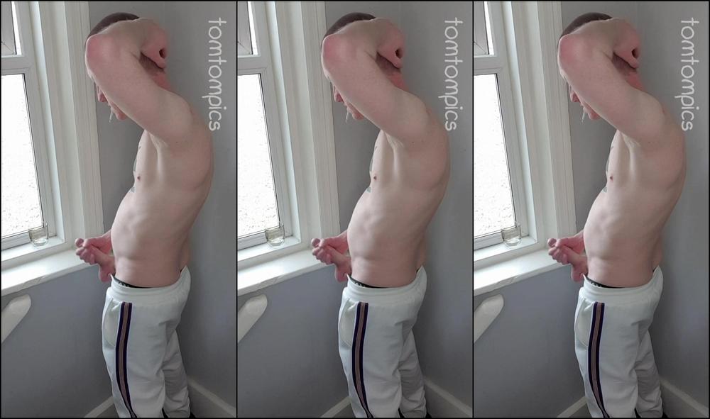 Tomtompics Another One For Smoking Lovers As There S So Many Of You Me Stood Up Smoking At The Wi