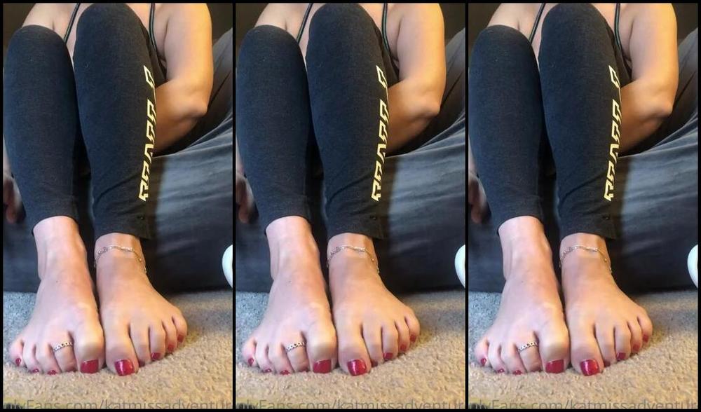 Adventuretoeskat Nicknamed Missadventuretoeskat Onlyfans Rub Them I Know You Miss Them