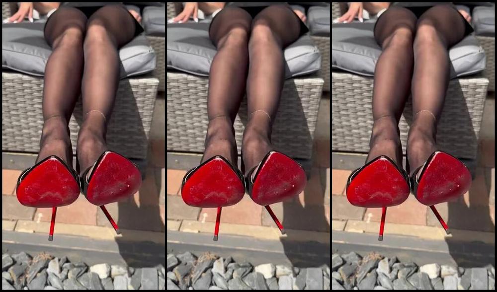 Heels Of Mine Nicknamed Heelsofmine 06 05 2023 Onlyfans Video How About Stockings And Mules For Monday