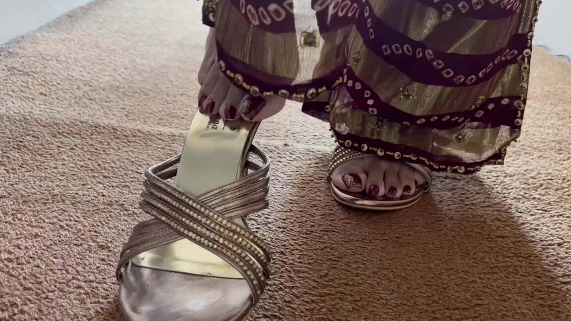 Puja Nicknamed Caramelprofessor Onlyfans Last One From Today I M Shattered Have A Good Evening