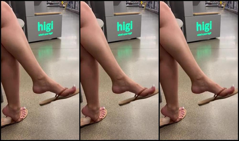 Veronica Soles Nicknamed Starr382 Foot Fetish 04 19 2023 Onlyfans Video Public Foot Dangle