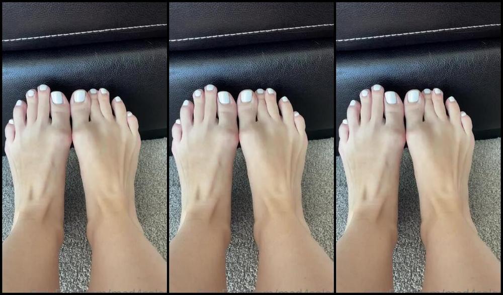 Goddess Mads Nicknamed Mad4Soles Onlyfans For Everyone Who Loves My Toes Sorry For Being Super Absent My Family Is Visiting My Camera