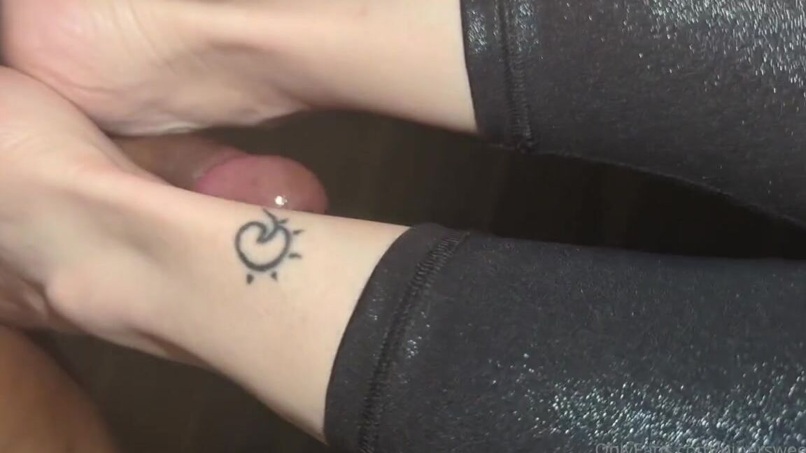 Pipersweetfeet 11 21 2024 Onlyfans Video His Reactions Are Hilarious But Theres No Cum Shot At The End