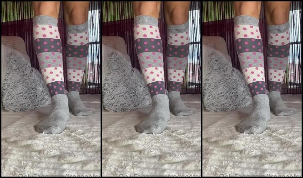 Froggeevip Onlyfans Socks Lovers Taking Them Off Have A Great Weekend Everyone