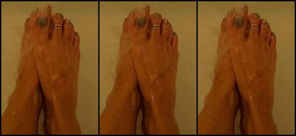 Mssjada Nicknamed Mssjada Onlyfans Super Close Up Soles Under Running Bath Water I Am Finally Home And All Holiday And Birthday Thing