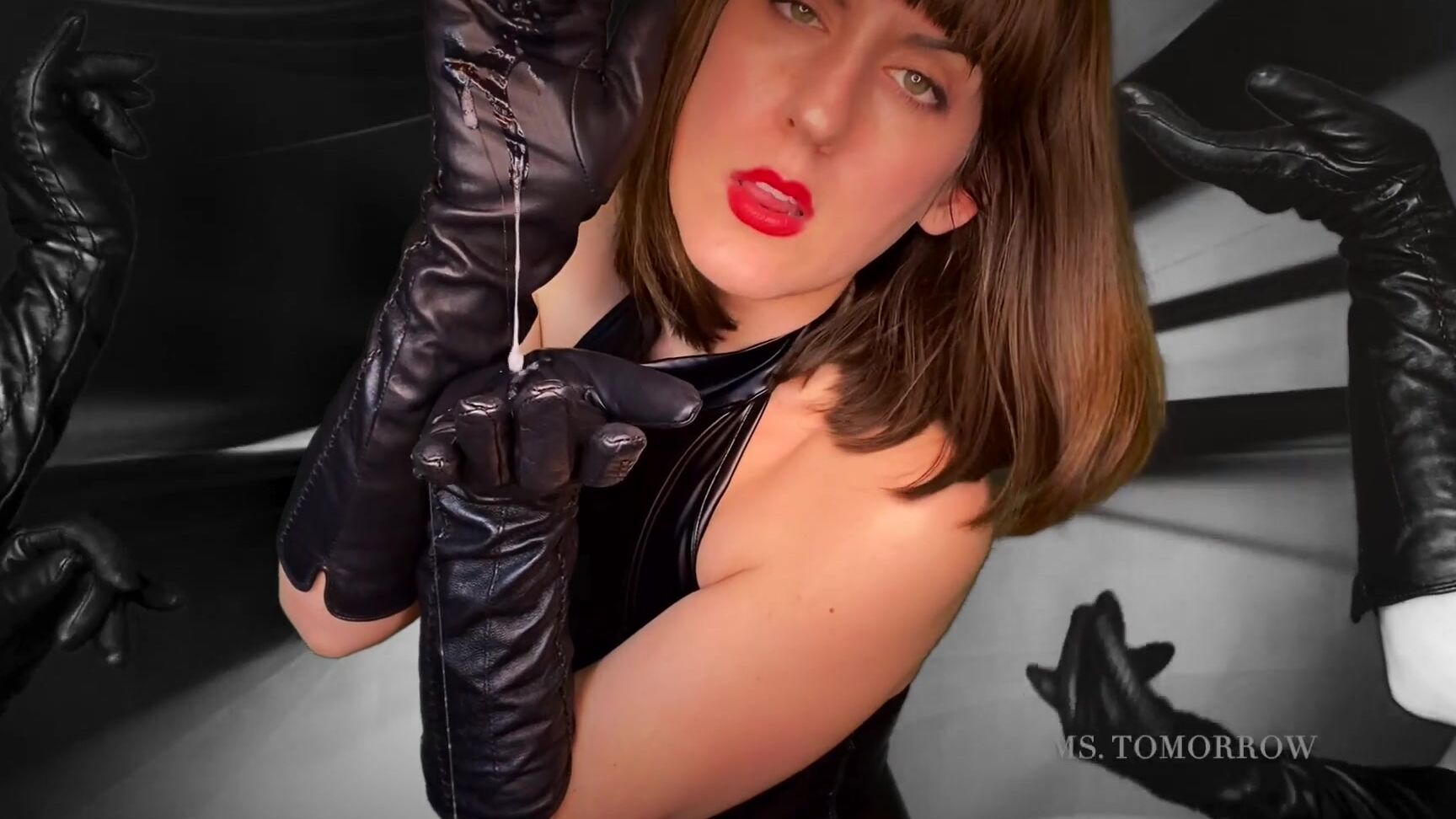 DommeTomorrow - LEATHER GLOVES Clips4Sale