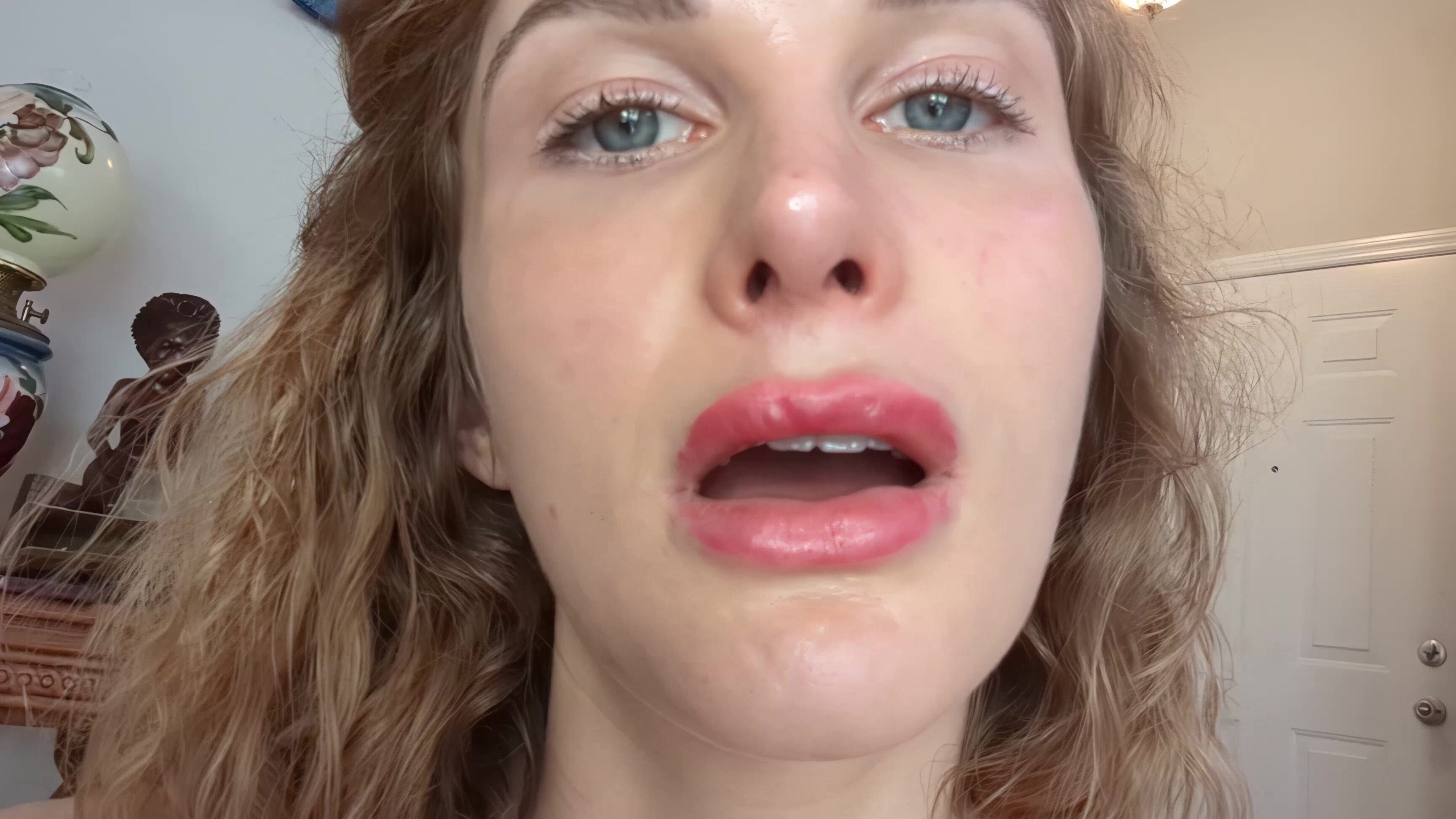 Face Fetish, Giantess, Mouth Fetish, Unaware Giantess, Vore taboolisalad giantess threatens to swallow you whole ManyVids