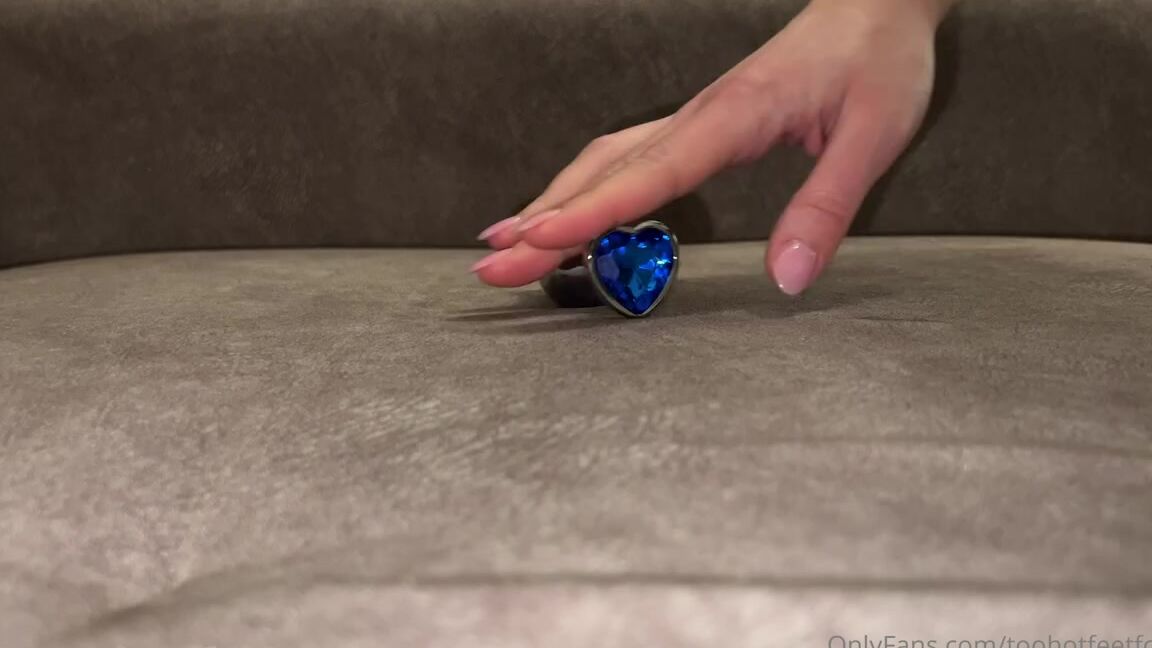 2Hotfeet4You Nicknamed Toohotfeetforyou Onlyfans Warming Up For