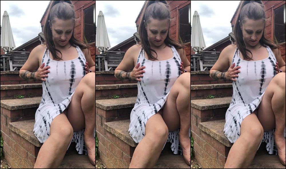 "SuzieLove212" fingering, garden, masturbation, outdoors, tattoos OUTDOOR Finger Fuck manyvids