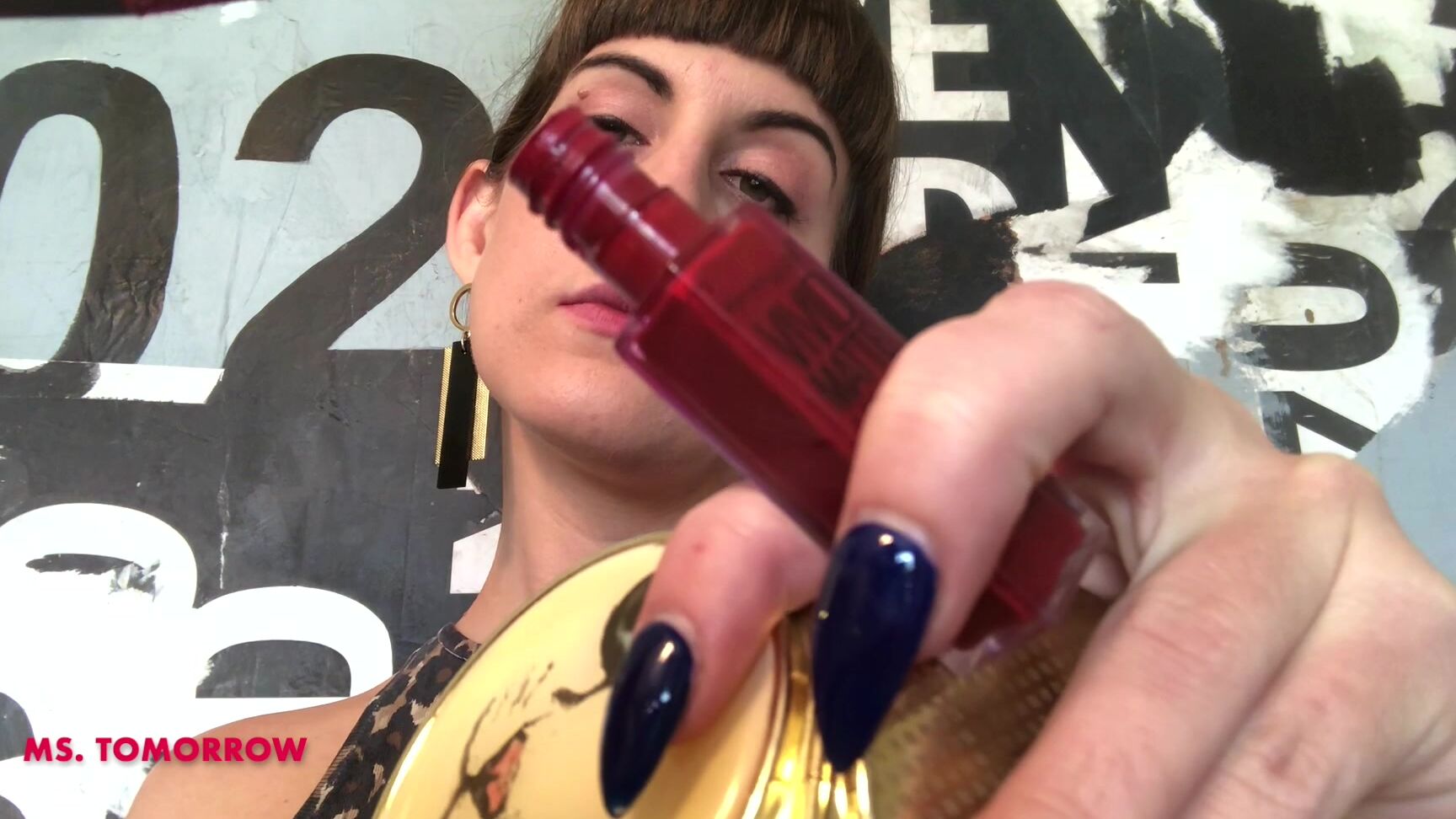 DommeTomorrow - A Need For Lipgloss Clips4Sale
