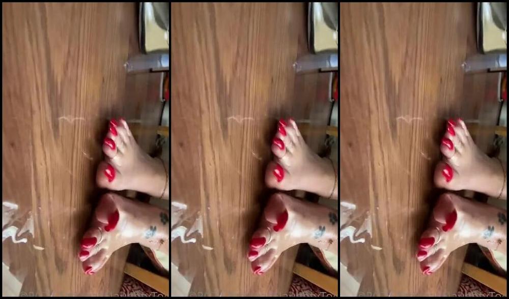Tatianasnaughtytoes Nicknamed Tatianasnaughtytoes Onlyfans Happy Sunday