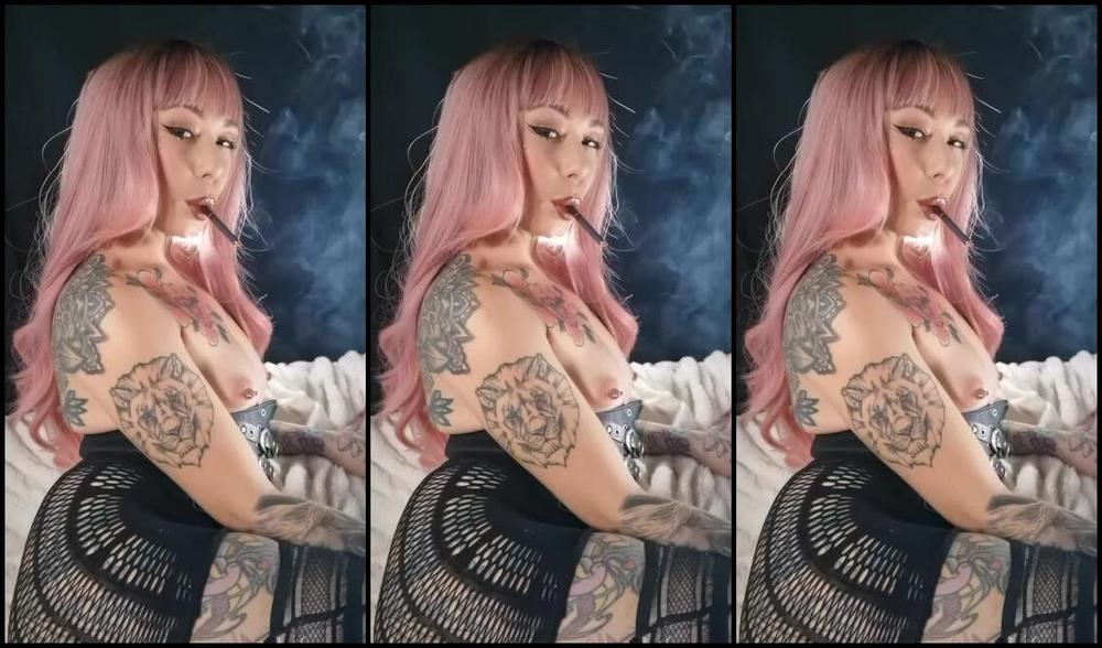 Queen Kinkerbell Nicknamed Kinkerbell23 Onlyfans Enjoying A Black Devil Cigarette Do You Like It When I Tease You Come Over And 0