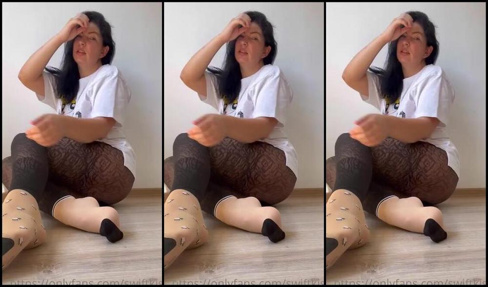 Swift Kiss Nicknamed Swiftkiss Onlyfans I Realised Just Now That My Cute Nylon Sock Has Runs On It Wearing Falke Nylon Leggings And Gatta