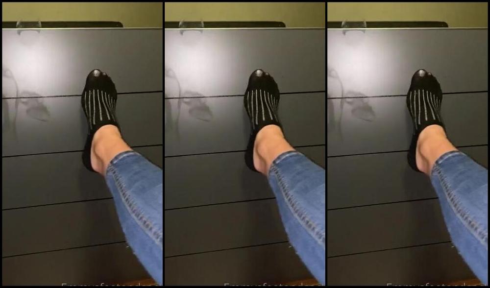 Emmysfeetandsocks Aka Emmyfeetandsocks Onlyfans Day 4 And Look At Those They Are Literally On Shine Bright Like My Sweaty Black Socks 2P