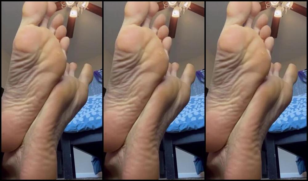 Gorgeous Long Toes Nicknamed Gorgeouslongtoes Onlyfans This Sole Video Is Only For Those Of You Who Have Been Good Boys